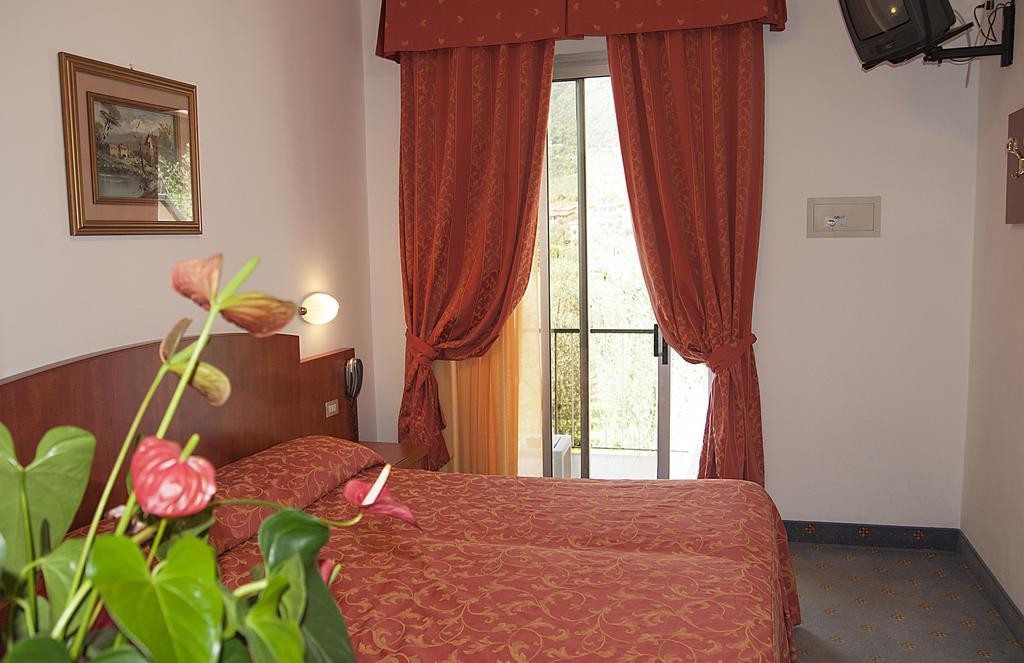 Hotel Garden Limone sul Garda Chambre photo